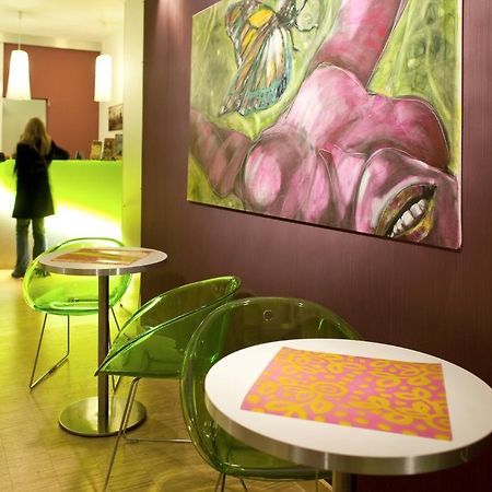 Dahlia Inn Прага Екстериор снимка