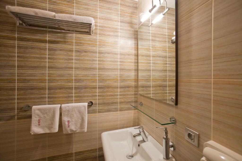 Dahlia Inn Прага Стая снимка