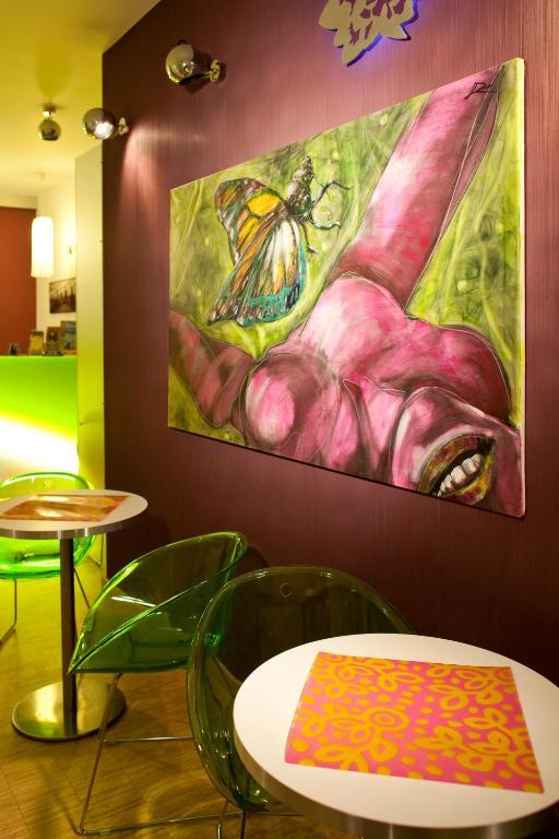 Dahlia Inn Прага Екстериор снимка